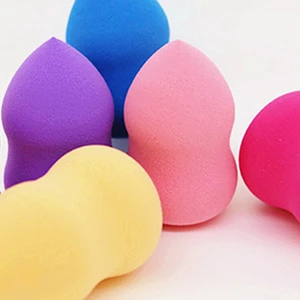 Sự khác biệt giữa đánh kem nền bằng cọ và bông mút