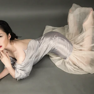 Diễn viên múa Linh Nga trong thiết kế của NTK Li Lam 04