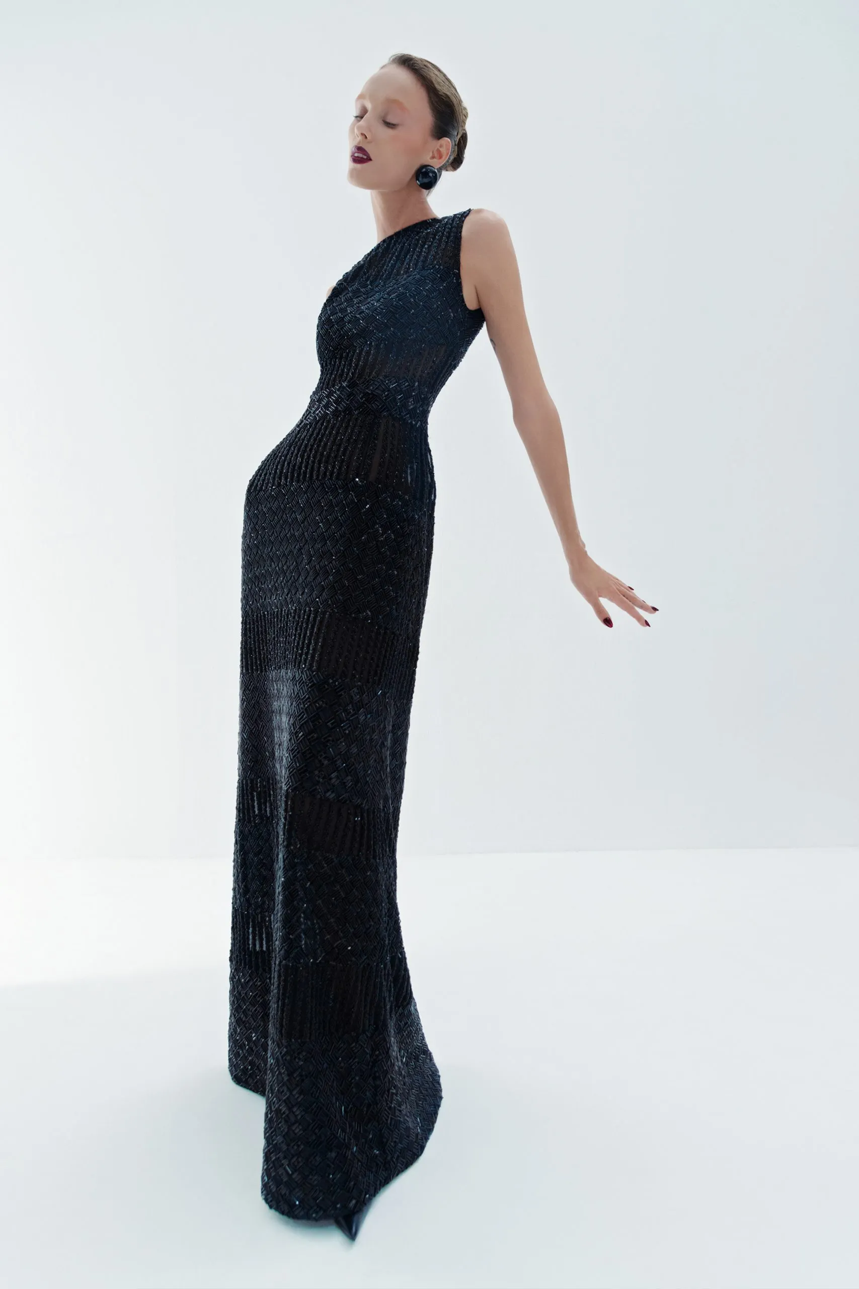 Đầm đen maxi CONG TRI