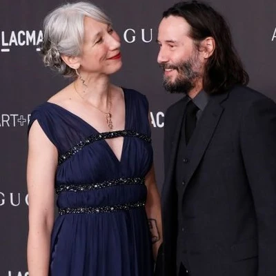 keanu reeves công khai người yêu mới gần đây