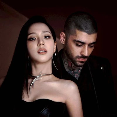 elle-thumb-vuong-jisoo-zayn-eyes-closed-mv
