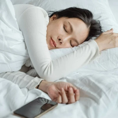 cô gái đang ngủ