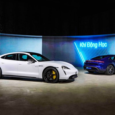 ra mắt xe hơi porsche taycan