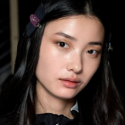 Phong cách makeup thanh lịch, sang trọng cho nàng công sở.