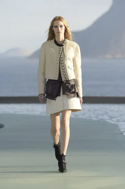 ntk-nicolas-ghesquiere-bao-tang-dia-bay-va-lv-cruise-2017-8