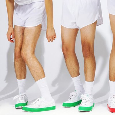 Giày Converse trắng viền xanh và đỏ