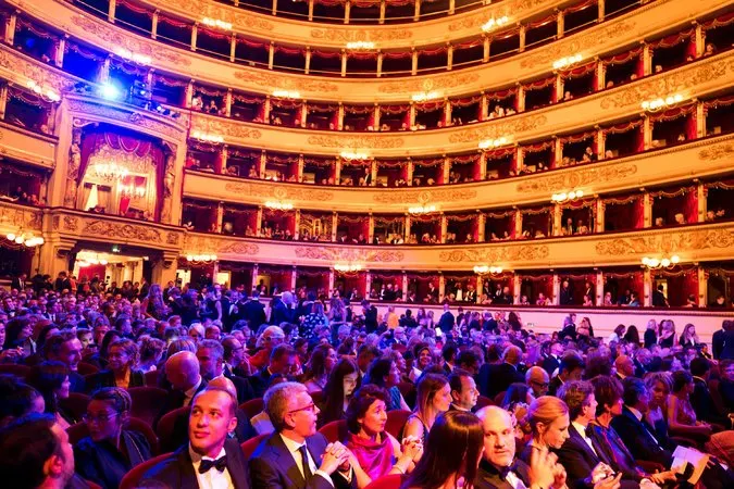 Siêu mẫu Gisele Bundchen chiến thắng tại Green Carpet Fashion Awards 2017 tại Italy