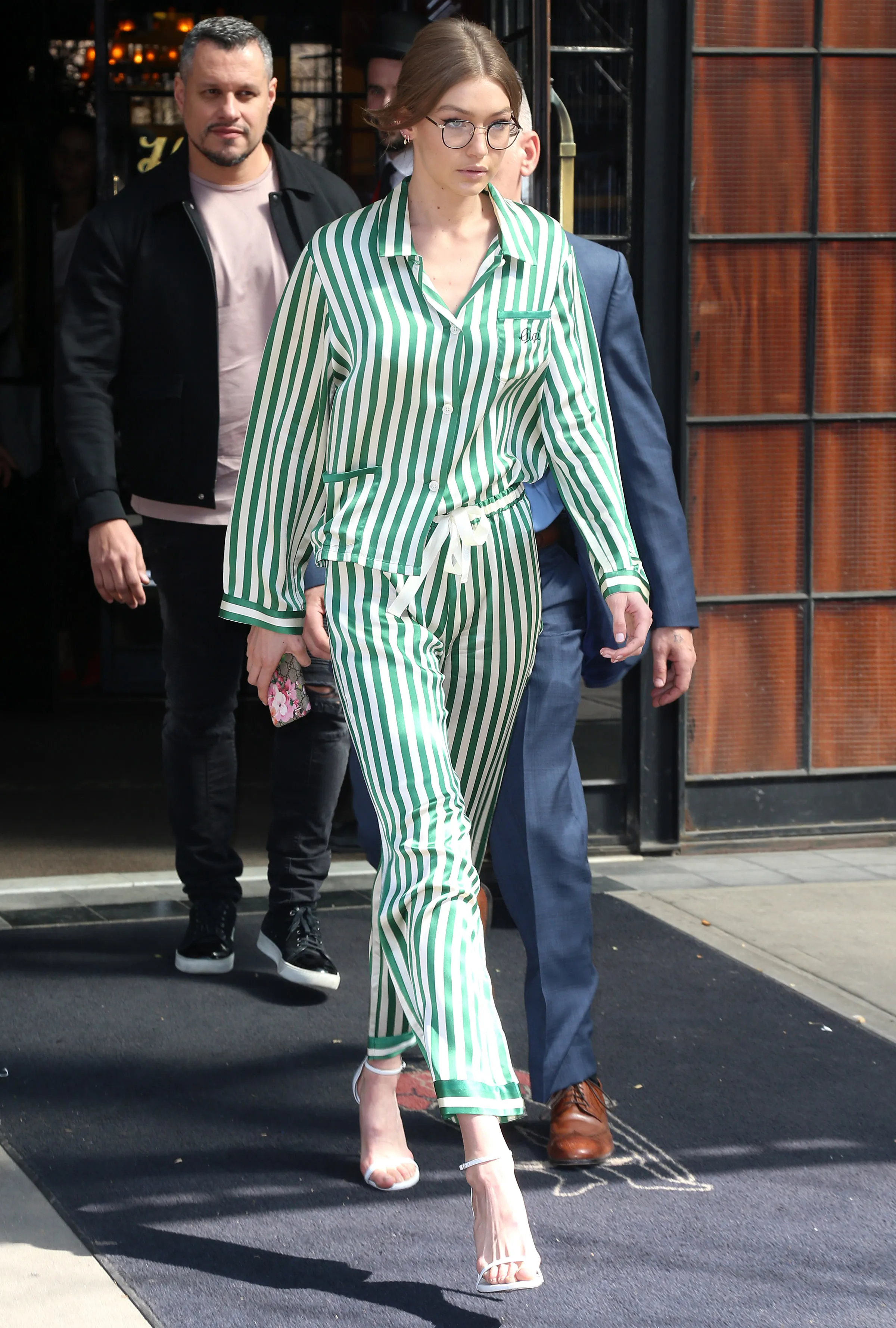 Khám phá gu thời trang mê hoặc của IT girl Gigi Hadid