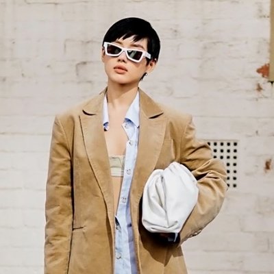xu hướng thiết kế túi cầm tay pouch clutch năm 2020