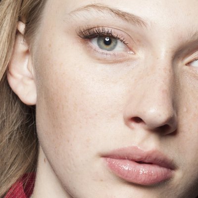 dưỡng trắng da bằng serum vitamin C