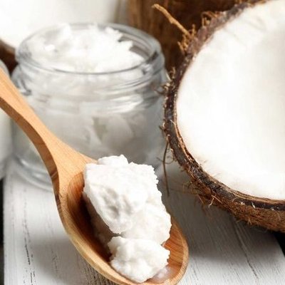 Chăm sóc da mặt cùng với dầu dừa