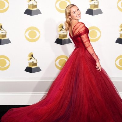 Miley Cyrus và phong cách thời trang nhiều thăng trầm như chuyện tình một thập kỷ