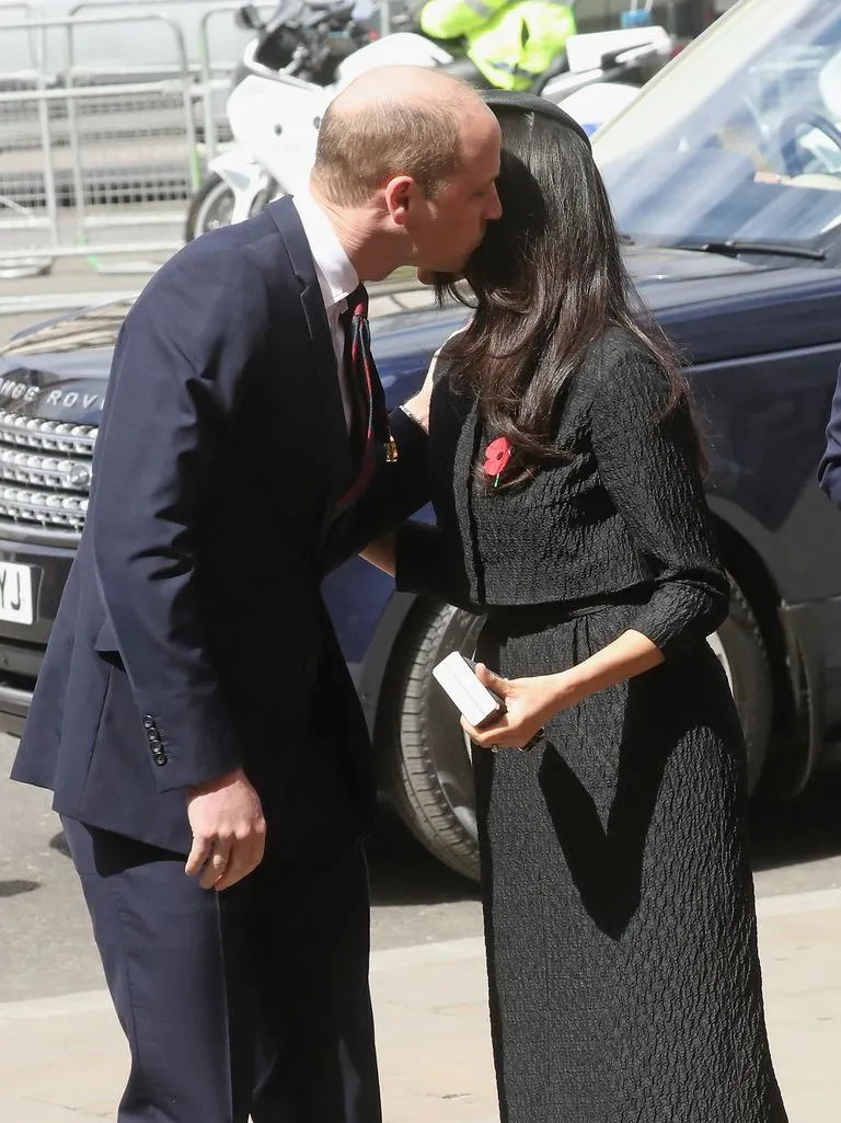 Meghan Markle gặp gỡ Hoàng tử William 3