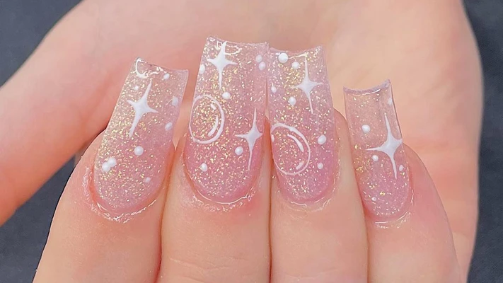 Những mẫu nail đẹp cho ngày Quốc tế Hạnh phúc