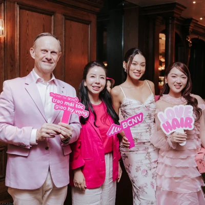 MGallery Collection gây quỹ cho Mạng lưới Ung thư vú Việt Nam trong sự kiện Pink October. Ảnh: MGallery Hotel Collection