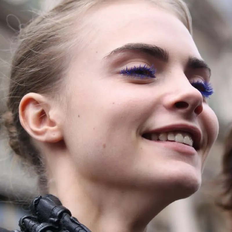 mascara màu xanh