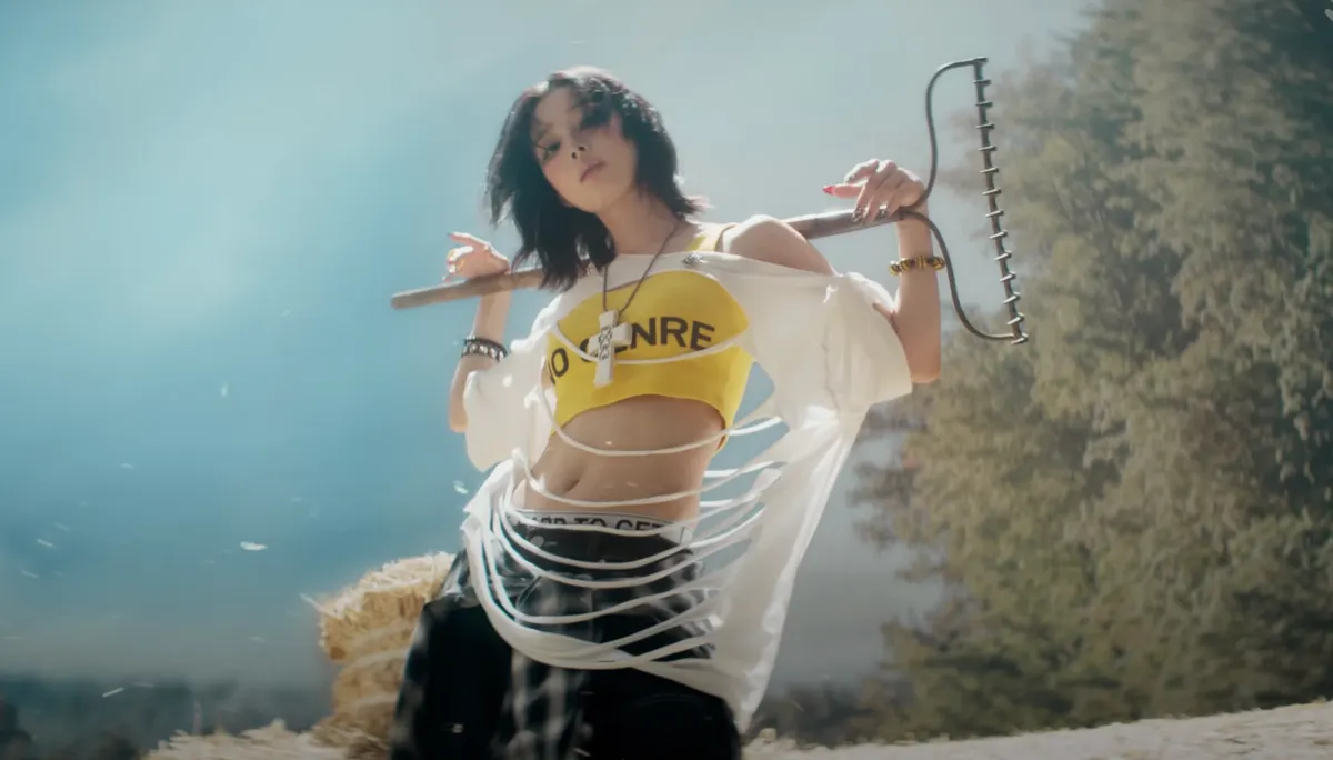 Winter thời trang MV Rock Star của aespa 