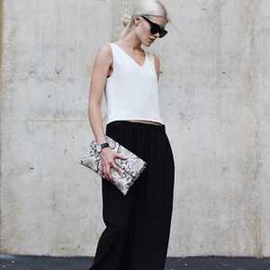 Tìm hiểu về phong cách thời trang tối giản – ellevietnam 11