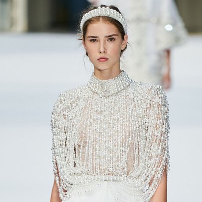 phụ kiện thời trang mùa lễ hội sàn diễn ralph russo thu đông 2019