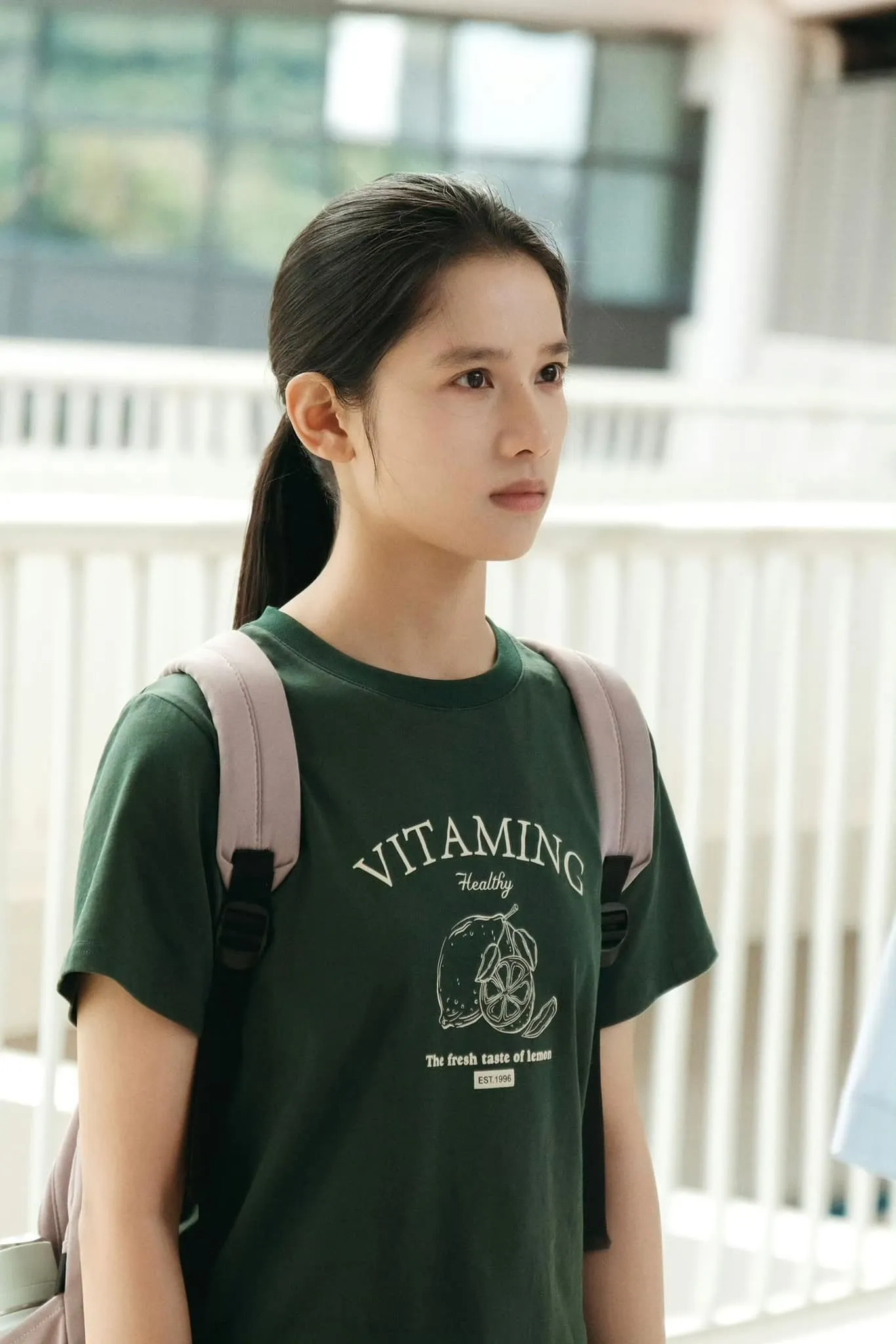 Thời trang Trương Tịnh Nghi áo thun trong hoán vũ