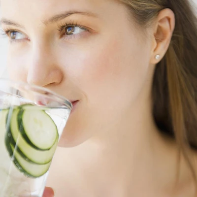 Cách detox hiệu quả vòng quanh thế giới ft