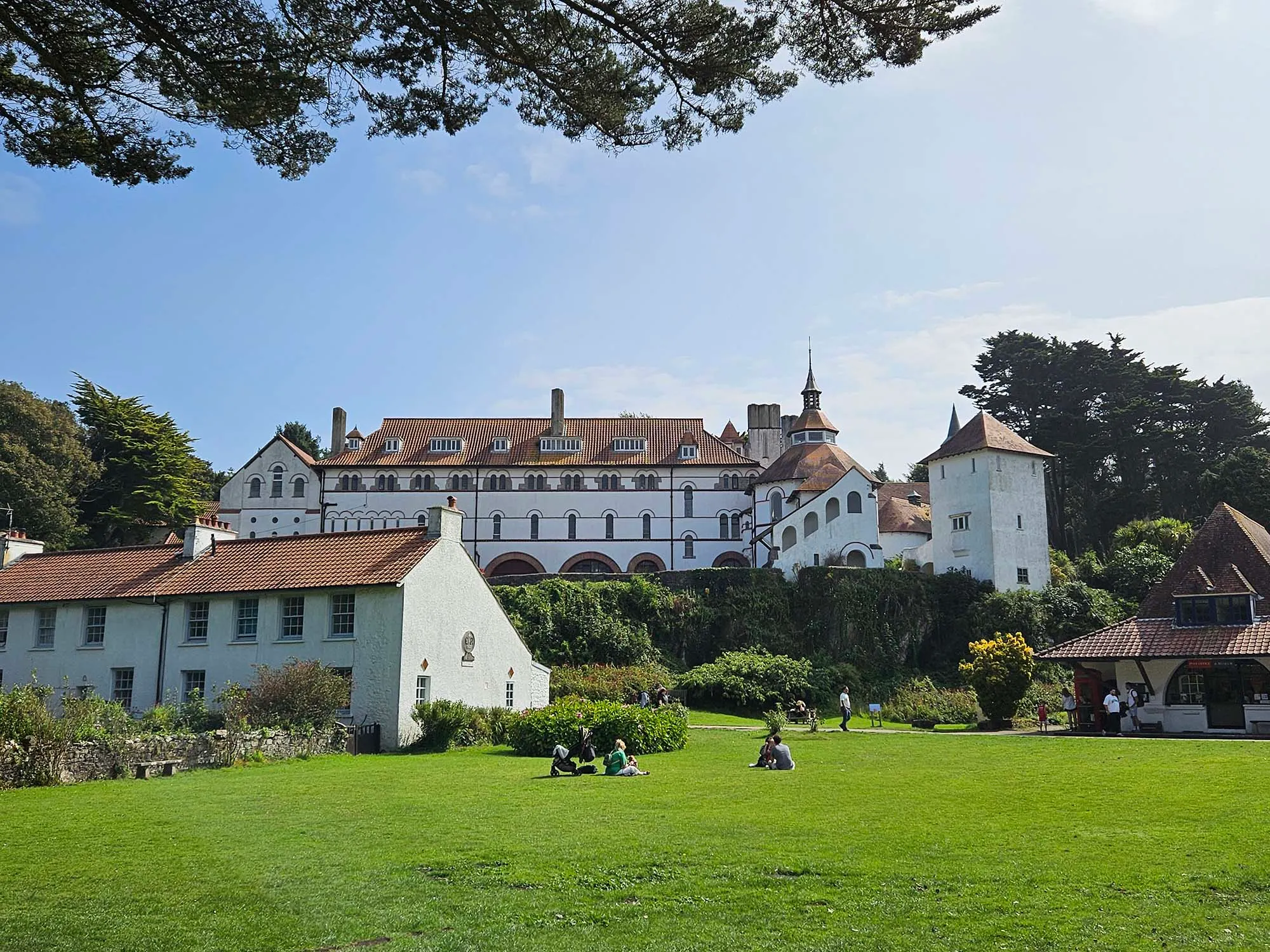 caldy island ở wales