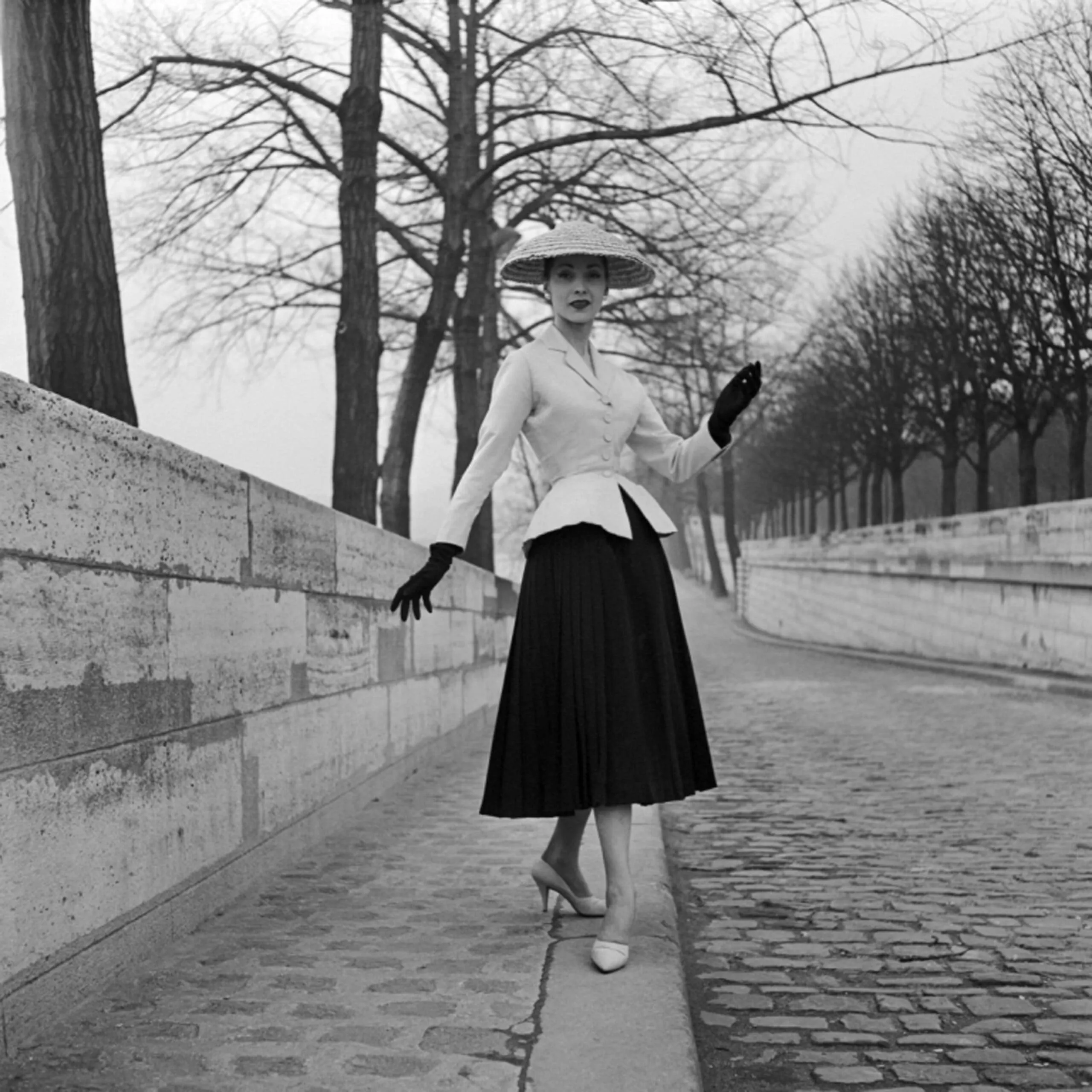 Thiết kế Bar suit của dior