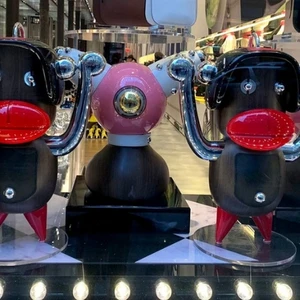 Điểm tin thời trang: Prada xin lỗi về món đồ lưu niệm chú khỉ thiếu tế nhị (Ảnh: The National)