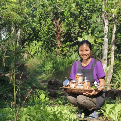 trần sen và khu vườn nhỏ