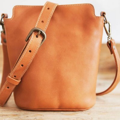 10 shop bán túi da handmade thời trang và chất lượng
