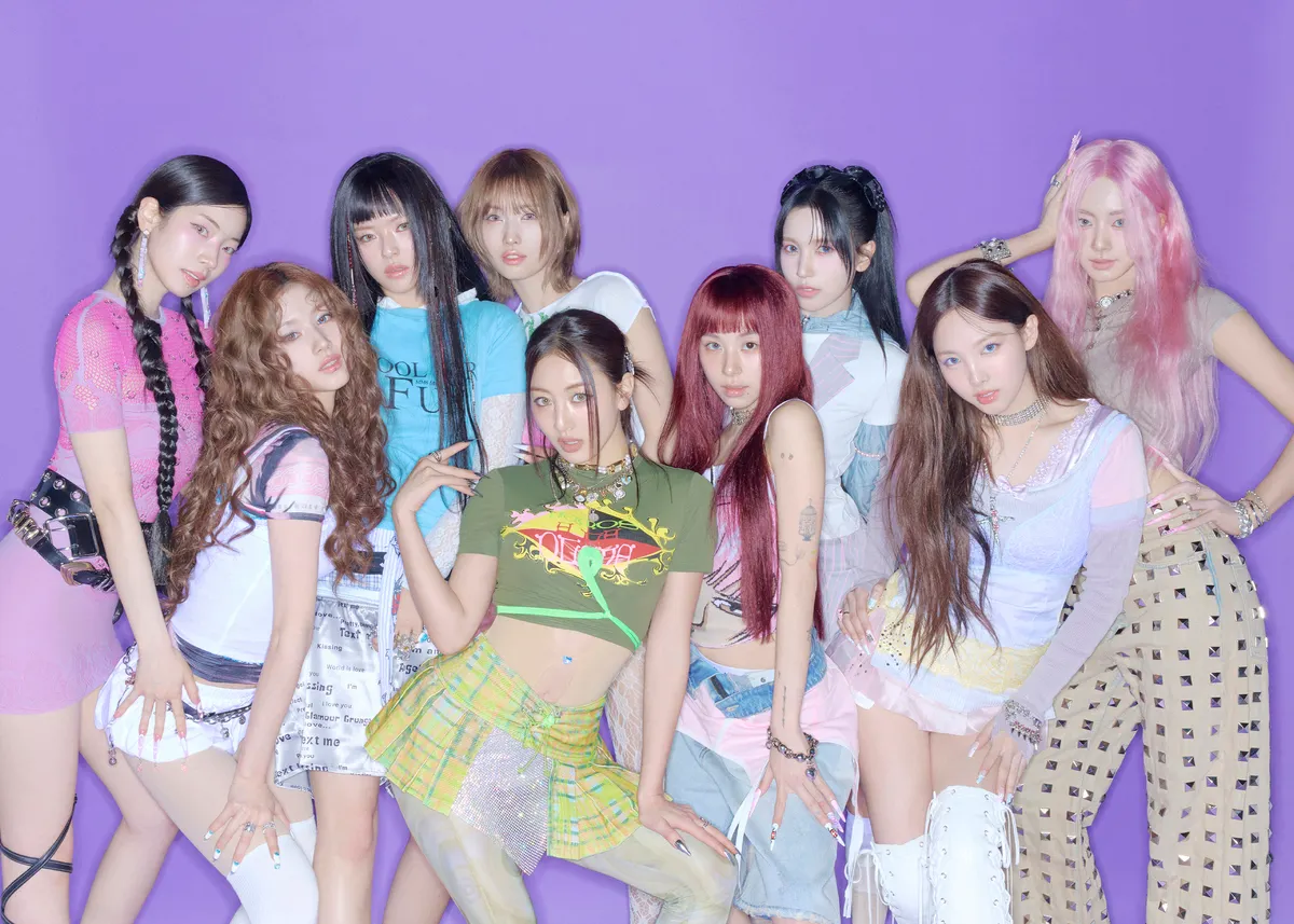 poster TWICE cùng gu thẩm mỹ Y2K trong "This Is For"