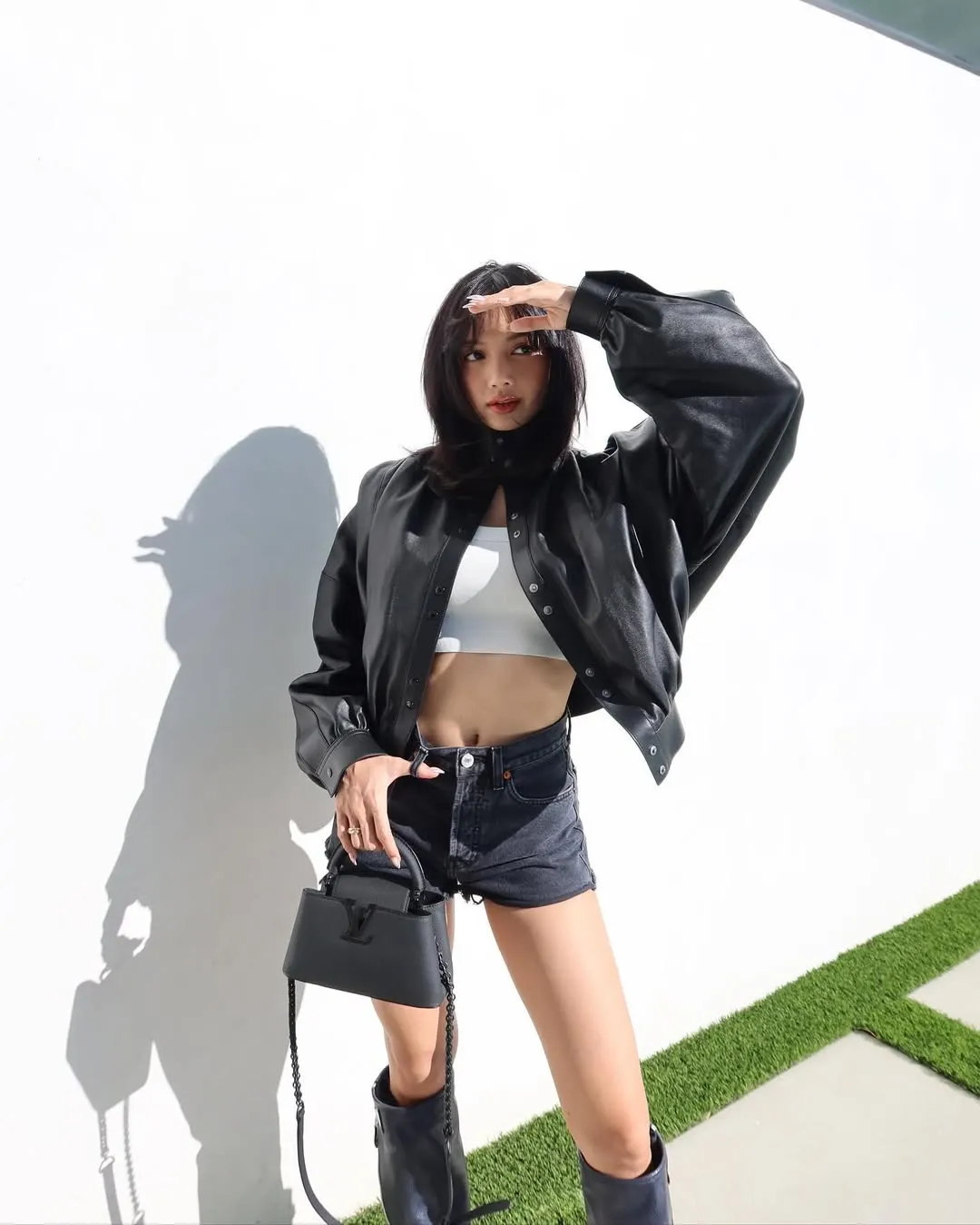 lalalalisa_m bomber croptop
