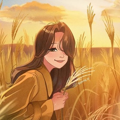 cô gái đang đứng giữa cánh đồng lúa mênh mông