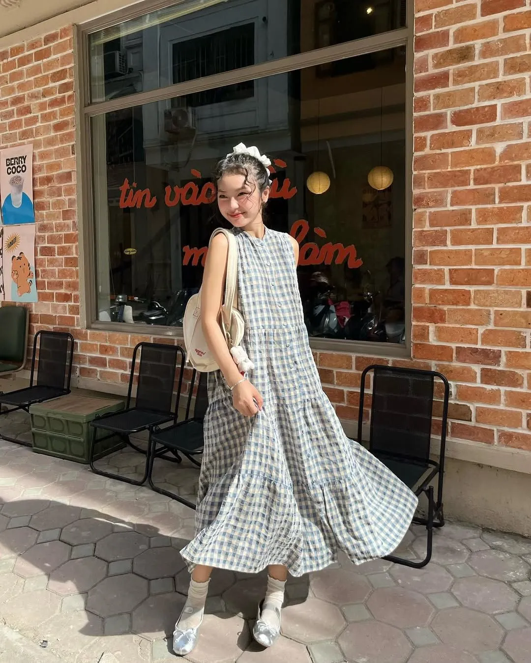 Đầm dài phối hợp cùng giày bệt ballet