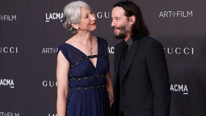 keanu reeves công khai người yêu mới gần đây
