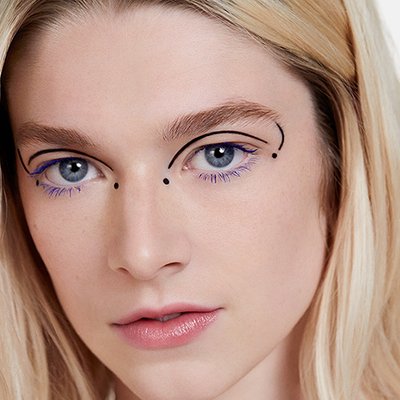 Hunter Schafer đã trở thành Đại sứ Thương hiệu Toàn cầu cho SHISEIDO Makeup