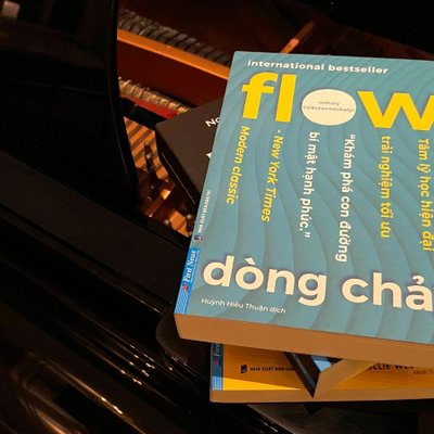 flow dòng chảy sách xếp chồng