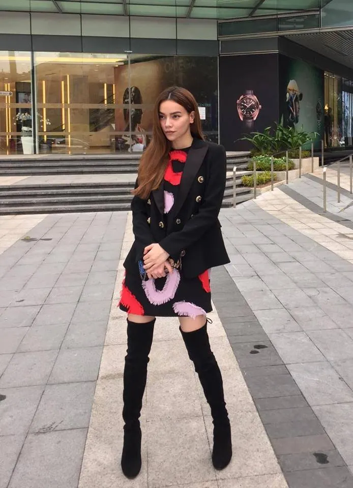 KHÁM PHÁ STUART WEITZMAN- THƯƠNG HIỆU GIÀY YÊU THÍCH NHẤT CỦA SIÊU MẪU GIGI HADID - ELLE VN