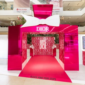 Dior: Pop-up Miss Dior Parfum