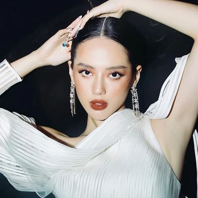 hoa tai mùa lễ hội