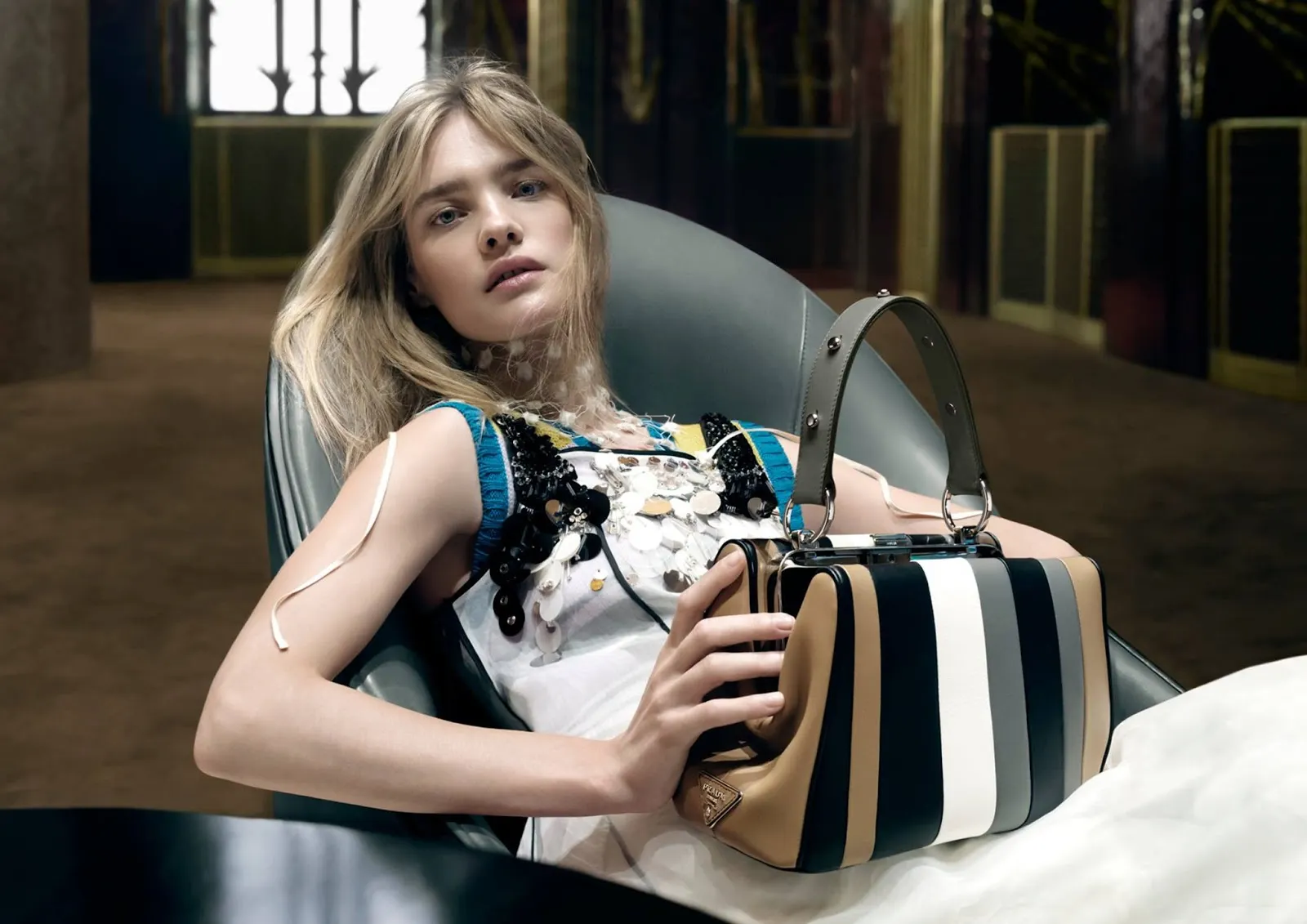 Natalia Vodianova trong chiến dịch quảng bá Xuân - Hè 2016 Prada