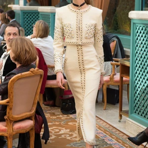 bst thoi trang chanel prefall 2017