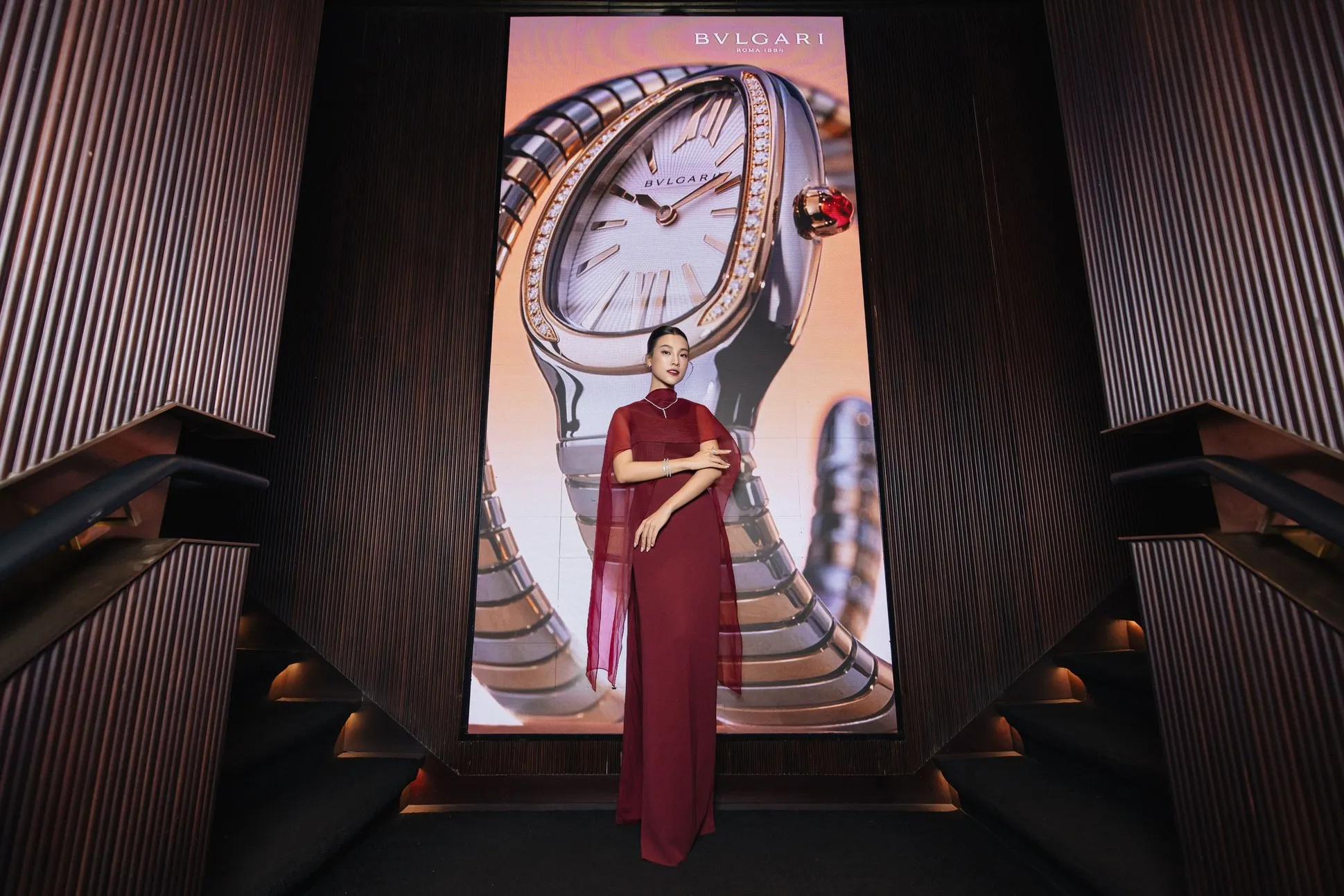 MC Hoàng Oanh tỏa sáng trong những thiết kế Serpenti Viper