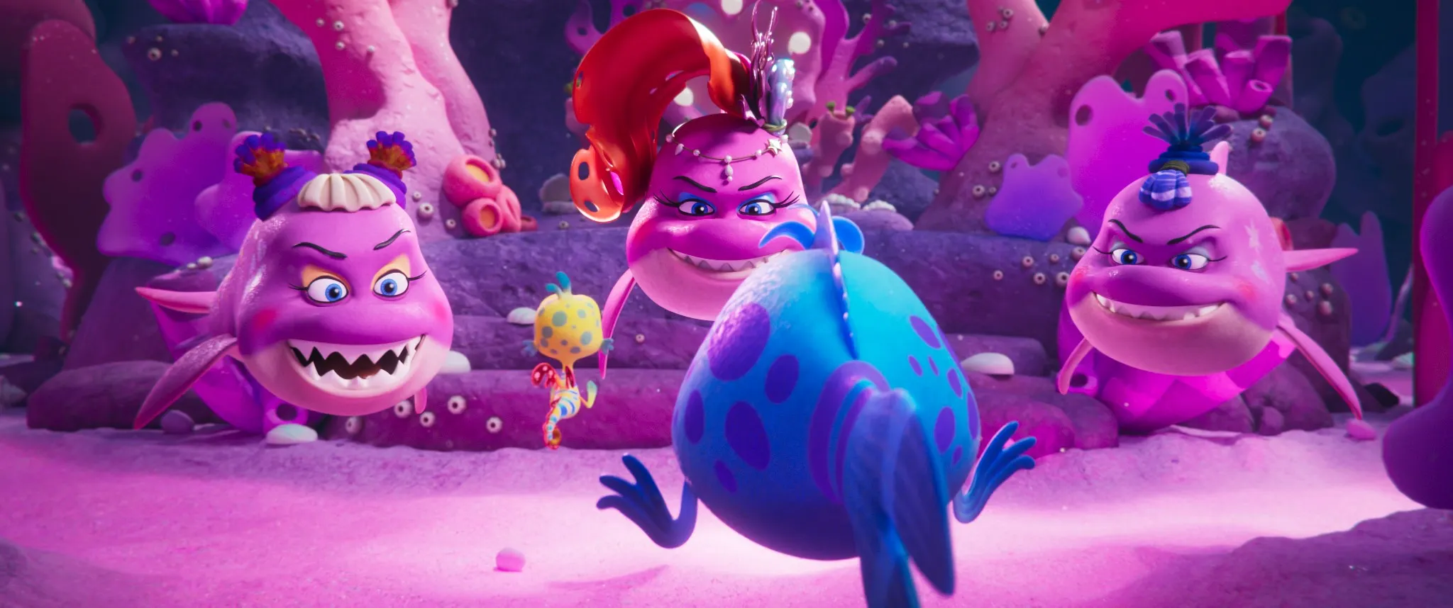 Cá con cau có xoay quanh chú cá cô độc - Mr. Fish sống tách biệt khỏi thế giới