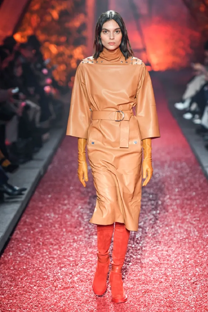 ELLE-Việt-Nam-Hermes-cân-bằng-một-mùa-ThuĐông-nổi-loạn-với-cảm-hứng-da-cổ-điển-33 ELLE-Việt-Nam-Hermes-cân-bằng-một-mùa-ThuĐông-nổi-loạn-với-cảm-hứng-da-cổ-điển-33