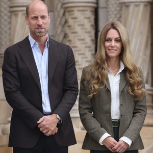 Kate Middleton tóc vàng xuất hiện cùng Hoàng tử William trong chuyến thâm Bảo tàng