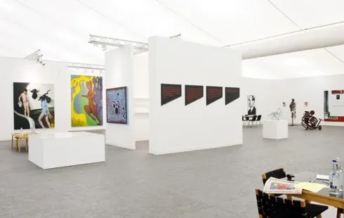 Một góc của Hội chợ triển lãm nghệ thuật đương đại Frieze London 2015 - Hình ảnh: Linda Nylind