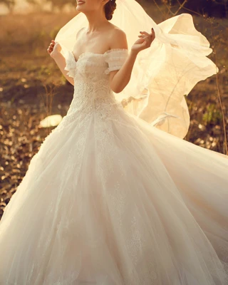 Trưng bày BST áo cưới Fairytale tại White Palace