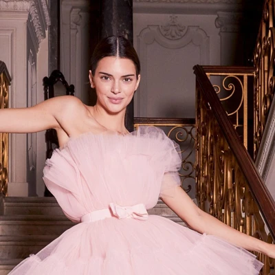 Kendall Jenner hm x valli t