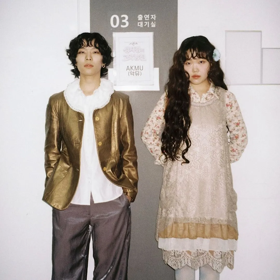 Diện mạo rạng rỡ của Lee Suhyun trong lần trở lại với AKMU